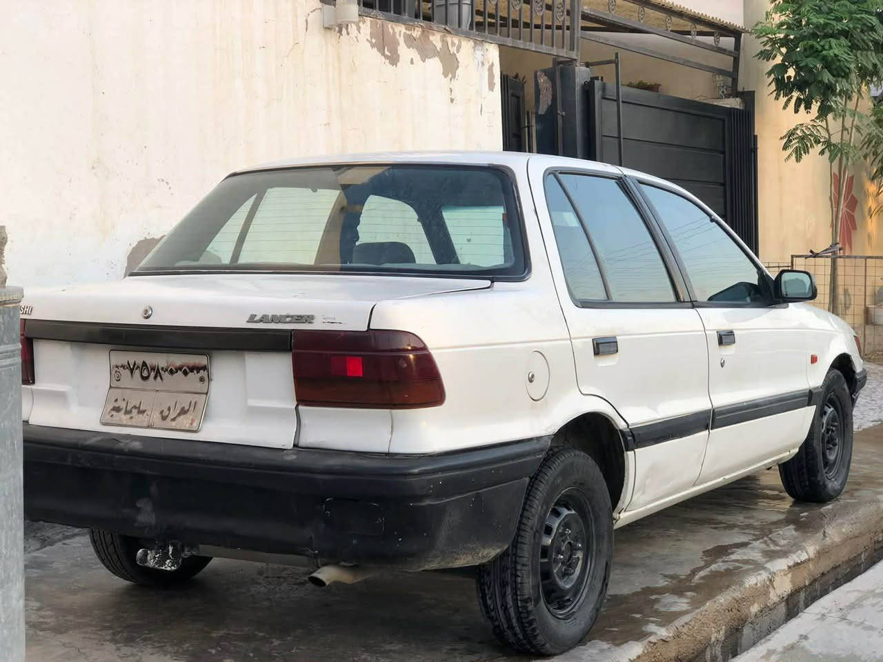 مستربوشي لانسر موديل 1991 سياره بدون ضرر بدون معجون امامي و خلفي كبس تايرات جديد صدر جديد رقم سليمانيه بسمي شرط تحويل وكاله سعر 31$ مجال 
مكان كركوك 
رقم موبايل 
***********
*********** كركوك, العراق
