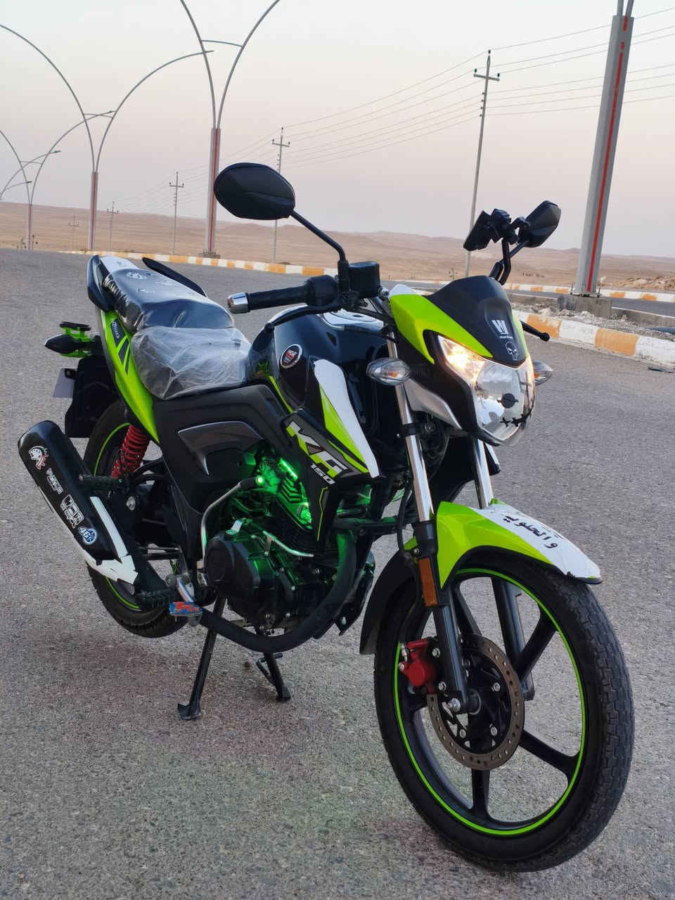 السلام عليكم  
هوجي AKالشكل الجديد مشدود بشهر 8
بعده جديد 
بيه بصمتين وسويجين 
مكان راوه 
السعر ملونين و475
مكمرك فقط
رقم ***********
الخاص مفتوح 
شباب المو شراي لا يتعبني ولا اتعبه

