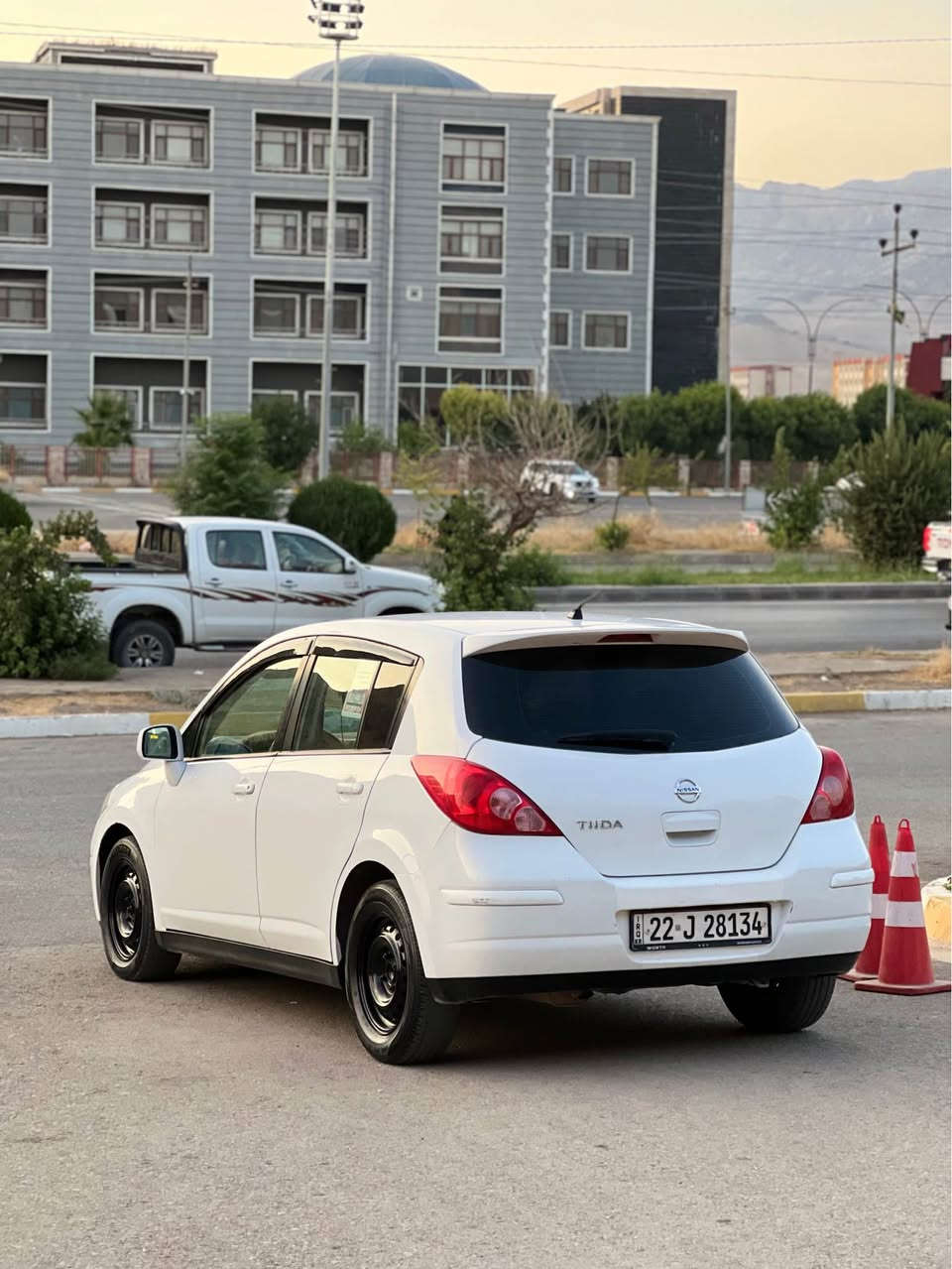 نـیـسـان تـیـدە
مۆدێل:٢٠١٣
یـەک پارچەی بۆیاخە بێناو جەمەلەخی لای سەکن ناوی نییە
مـکینـە ١٨ ی مـەرخـوب 
گێڕو مـەکیـنە بەشەرت
ڕەنـگی سپی بـەفری
ناوزەرد
ڕەقم و سـەنەوی تازە 
تەبریـد لەسەر سـویج
سـەیارەکـە لە ڕانـیـە یە
***********
*********** رانية, السليمانية
