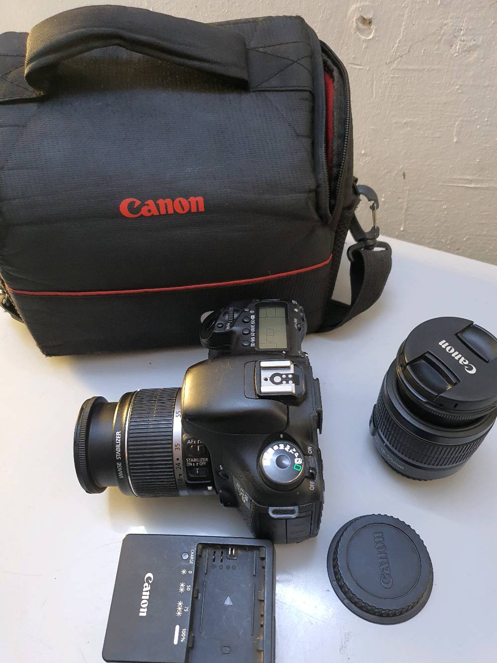 للبيع  كانون 7D  كامل ملحقات شاحنه بطاريه رام عدسات ثنين جنطه وصلة نقل  سعره ٣٥٠الف  توصيل لكل العراق