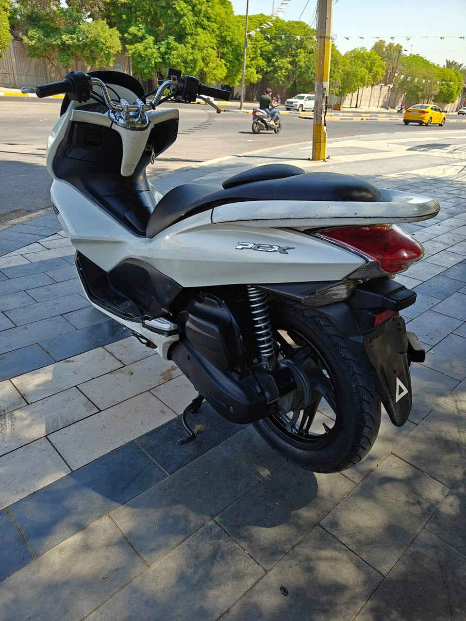 سلام عليكم....
دراجة (PSX)...(جيل الاول)  
🛵للبيع  ماشيه 8الف الفحقيقي ممتعوبه
دراجة شلعه معدل كهربائيات كلهه شغاله 
دراجة جديده  بلادية
أي نقص مابيهة دراجه مكفوله كفاله عامه بشرط علفحص اذا برغي مفتوح ترجع دراجة مال جناي 
جيب فيتر وتعال افحص مستعجل على بيعتهه السعر مليون و350
العنوان بغداد  الكرخ  الاستفسار الاتصال على الرقم 📞***********
