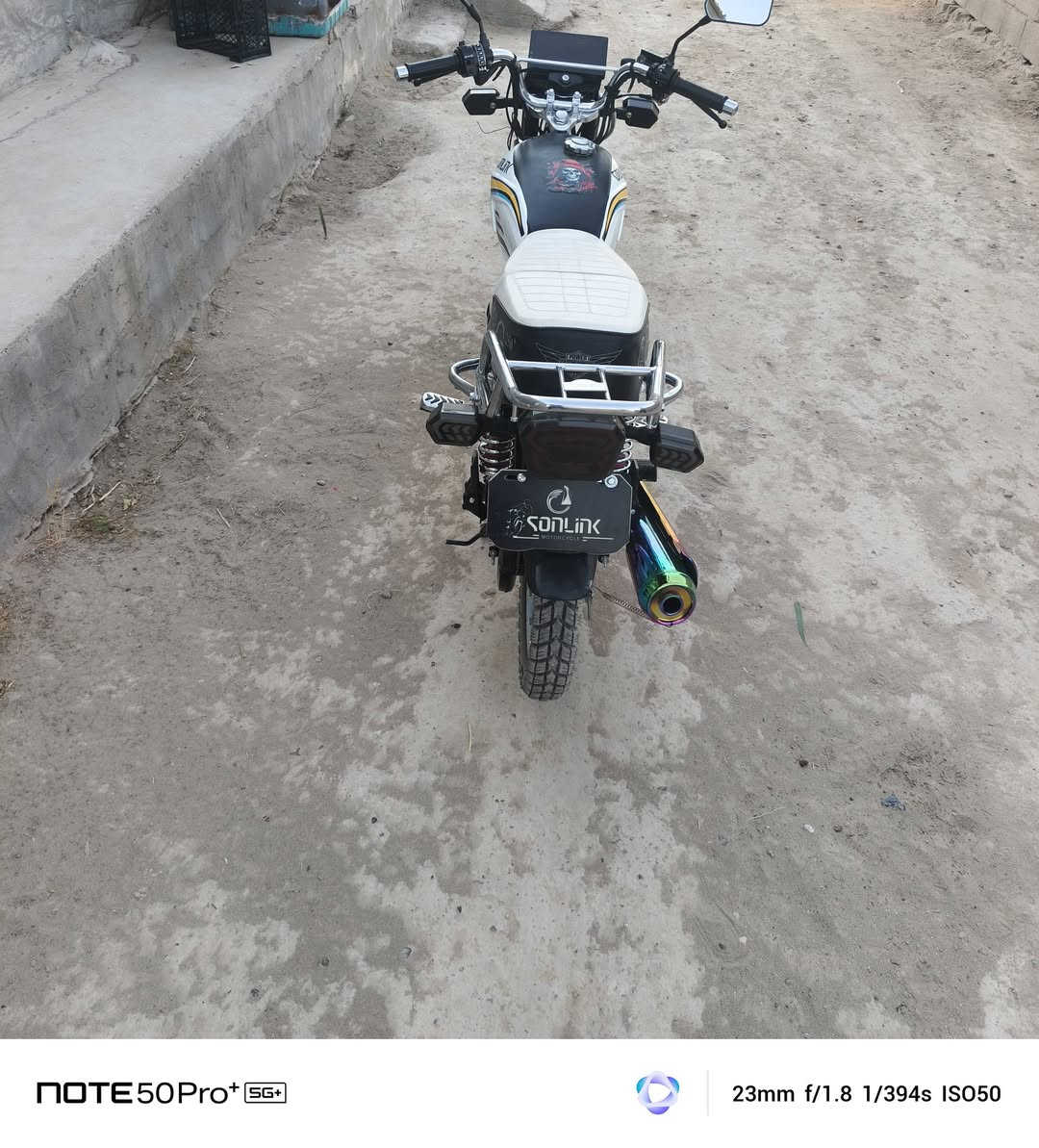 سلام عليكم دراجه سونك للبيع محرك 250cc كفاله عامه ما بيهه اي نقص ماشيه 7الاف/***********/بي واتساب *********** اتصال مكاني ابو غريب الزيدان السعر مليون او 150او بيهه مجال

