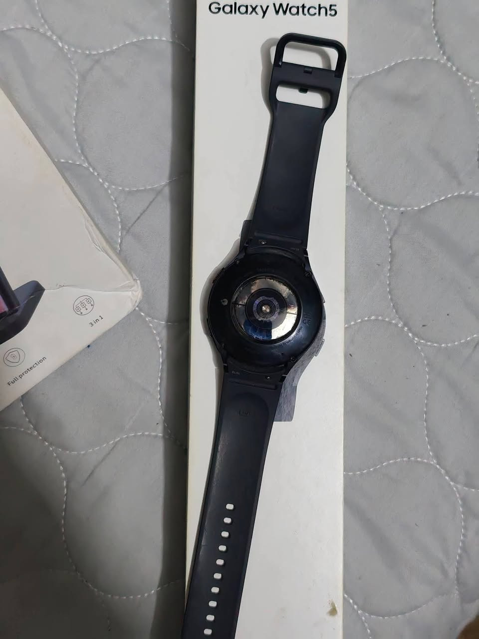 كلكسي ووچ 5
Galaxy watch 5
ساعه وكارتون فقط بدون كيبل 
تشحن سلكي ولا سلكي 
السعر فقط 70الف بسعر ساعات صيني

مكاني كربلاء 
***********
