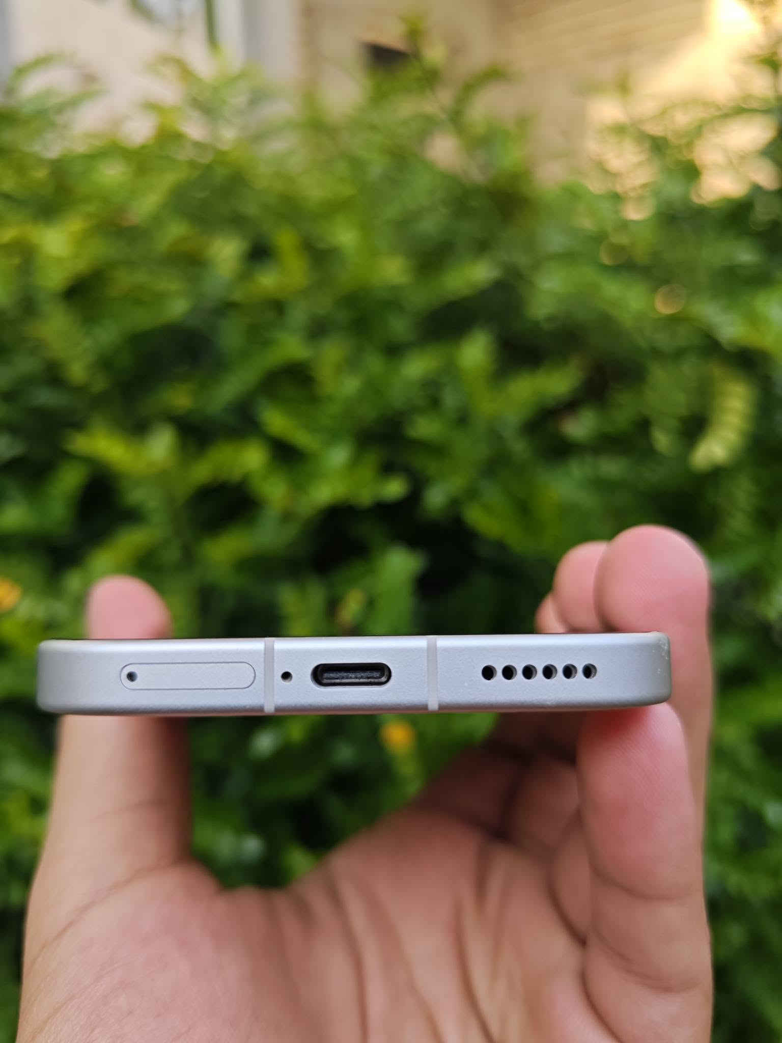 honor 600
هونر 600 العادي احدث اجهزة هونر 2026
نظيف جدا  استخدام شهرين تقريبا كامل ملحقات الاصلية كارتون +شاحنه 80 واط+كفر شفاف (ملاحظة فقط بي Pixel Dead نقطة سودة بطرف الشاشة صغيرة جدا بكد راس القلم موضحة بالصور بدون اي تاثير على الاستخدام) 

مواصفات عالية كامره 200 ميكا 
بطارية عملاقة حجم 7000 شحن سريع 80 واط 
ببجي 90 فريم 
شاشة امولد تردد 120 هرتز سلاسة فائقة سطوع تكييفي ذكي بالذكاء الصناعي الجهاز بشكل طبيعي يدعم الذكاء الاصطناعي بشكل متطور 
سعرة 430 الف 
مكاني فلوجة او صقلاوية +متوفر توصيل لجميع المحافظات 
*********** واتساب
