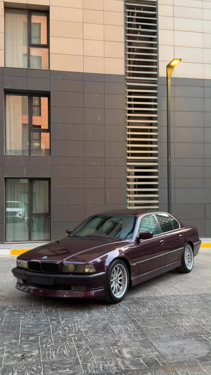 السلام عليكم اخوان
Bmw 740i 1995
كير اوتو
محرك 8 سلندر 40 
المواصفات
شاشه اندرويد
تحكمات ستيرن
سلايد
كشنات جلد M
كشنات كهرباء + خزن ميموري
تدفئه بلكشنات
داخل صاج ملكي
تلفون 
برده خلفية كهرباء شغالة
تبريد ثلج
صندوك شفط
دبل جام 
سياره عليه بدي كت M اصلي 
عليه ويل كب قياس 19 هارتج ويل وتايرات جدد 
رقم بغداد تحويل مباشر 
نواقصها تافهه كلش 
العنوان / بغداد السيدية 
*********** 
السعر 78 وبيها شي بسيط وتسوة اكثر عالصرف البيها
