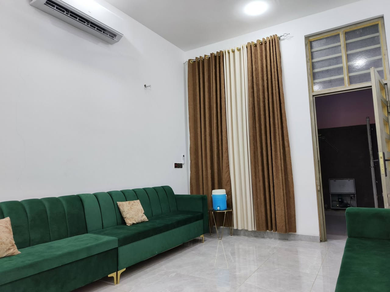منطقة ١٢٨ • ١٢٥م • طابق ونص