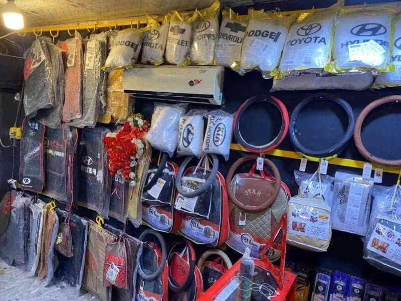 خدمات بلال،،تبديل كافة أنواع الدهون والفلاتر الاجنبيه،،فلتر دهن،،فلترتبريد كافة أنواع السيارات،،غسل،،حمام سيارات،،بنجر،،نايلون كشنات،،غلاف ستيرن خياط جلد+كنتاره،،دوشمات،،توجد خدمة توصيل السيارات داخل حي العدل العنوان حي العدل مجاور افران السدير،للاستفسار ***********
