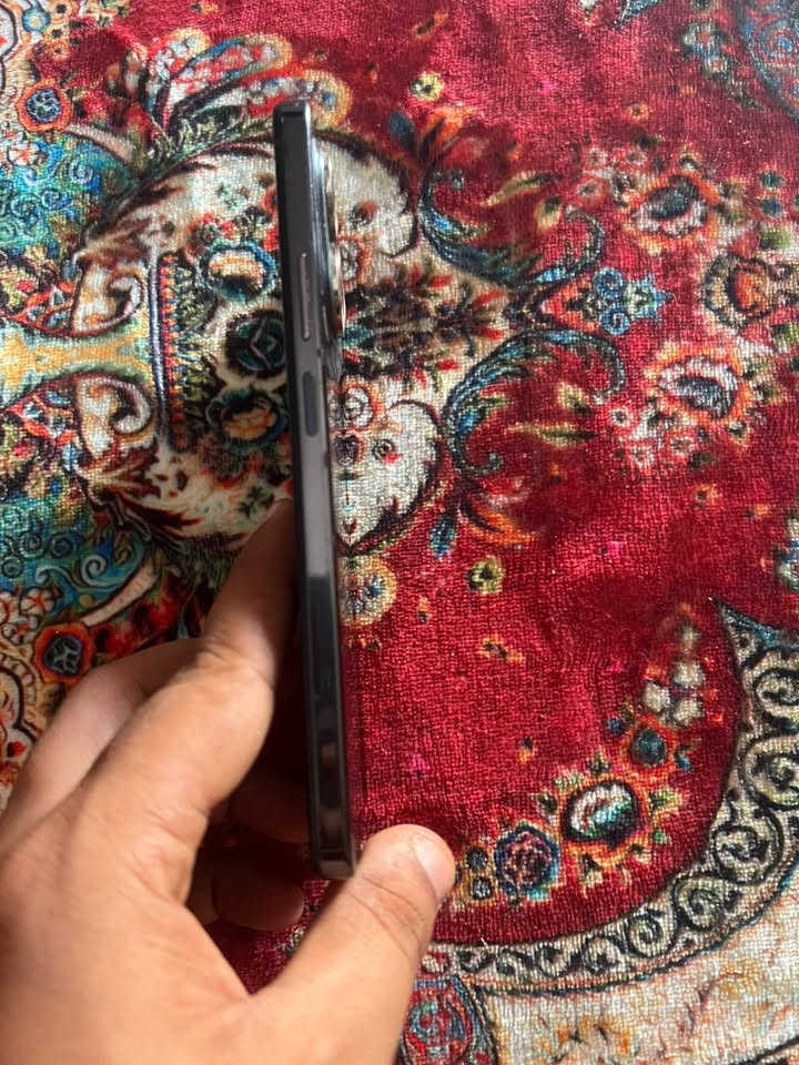 السلام عليكم جهاز تكنو للبيع نضيف بي بس شاشه مال كأمره مكسوره بس يصور ذاكره ٢٥٦ حلو وسلس 
سعر ١٢٥ وبي مجال 
***********
