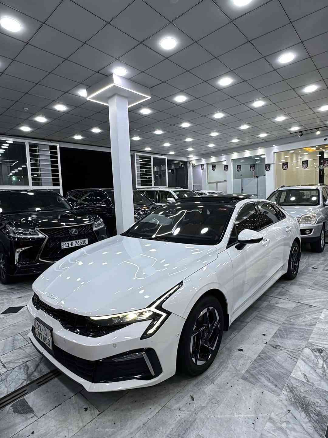 المعرض الدولي لبيع وشراء السيارات 
كيا فايف وارد خليجي كفاله عامه 
رقم اربيل موديل 2024 فول مواصفات 1/1 
مغلف BBF بل كامل 
محرك 2500 داخل مشمشي 
تبريد تدفئه بل كشن بصمه تشغيل + تشغيل عن بعد 
كشنات كهرباء شاشه كبيره 5 كامرات 
صندوك كهرباء شاحن واير لس سايد بريك بصمه 
ماشيه 36 الف 
السعر 230 ورقه 
للاستفسار الاتصال على الرقم ***********
#معرض #البصره #بيترشك
