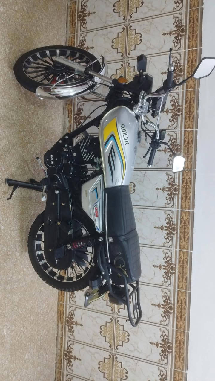 السلام عليكم دراجه موديل شاشه 24 والاوراق تغلى 25 دراجه اصولي دراجه فول زيرو نظيفه معنى الكلمه دراجه مال بيت متعوبه حجم المكينه 200 دراجه خمسه قير دراجه حلوه مناقصه لو برغي المكان الدراجه تاجي قرب منشاه نصر اتصال على رقم الهاتف*********** يتوفر بي واتساب لسه الساعه سعر الدراجه 950 وبيها مجال جدا بسيط دراجه لان فول زيرو بعدها بحيلها
