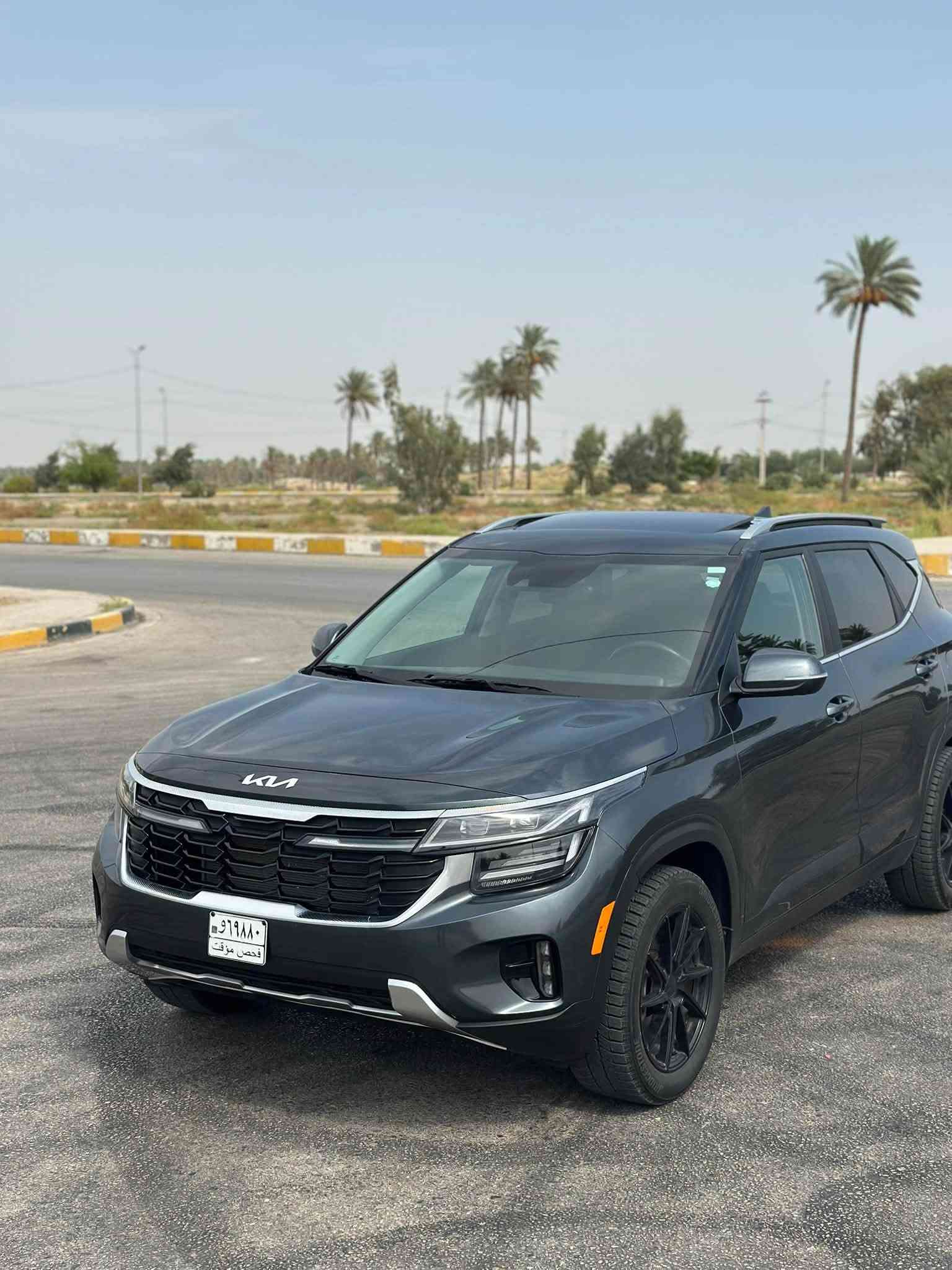 السلام عليكم 
للبيع فقط … كيا سلتوز ٢٥ دخول جديد بدون رقم منفيس باسمي حادث السياره باب خلفي مبدل ومصبوغ واجه بيه جاملغ  امامي كلير فقط كلير بدون فتح السياره بدون ايرباك صور الحادث مرفقه بلمنشور  فول مواصفات للاخير 
‏✅ بصمه
✅ فتحه سلايت روف 
✅ شاشه كبيره 
✅ كشنات جلد 
✅ كشنات تدفئه
✅ استيرن تدفئه
✅ تشغيل عن بعد 
✅ فور ويل 
✅ اشاير بل مري 
✅ ويل كب كروم حجم ١٧ 
✅ تحكم سترين + قياده ذاتيه 
✅ نقطه عمياء
✅ نزول منحدارت 
✅ تبريد قطعتين 
✅ رادار امامي وخلفي وجانبي 
✅ لد نهاري ليلي 
✅ شاشه كار بلي 
✅ عداد دجتل 
✅ ماشيه ٢٤ الف ميل 
وباقي المواصفات المعروفه 
مكان السياره بابل الحله 
هـ ***********
