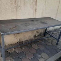 ميز • للبيع