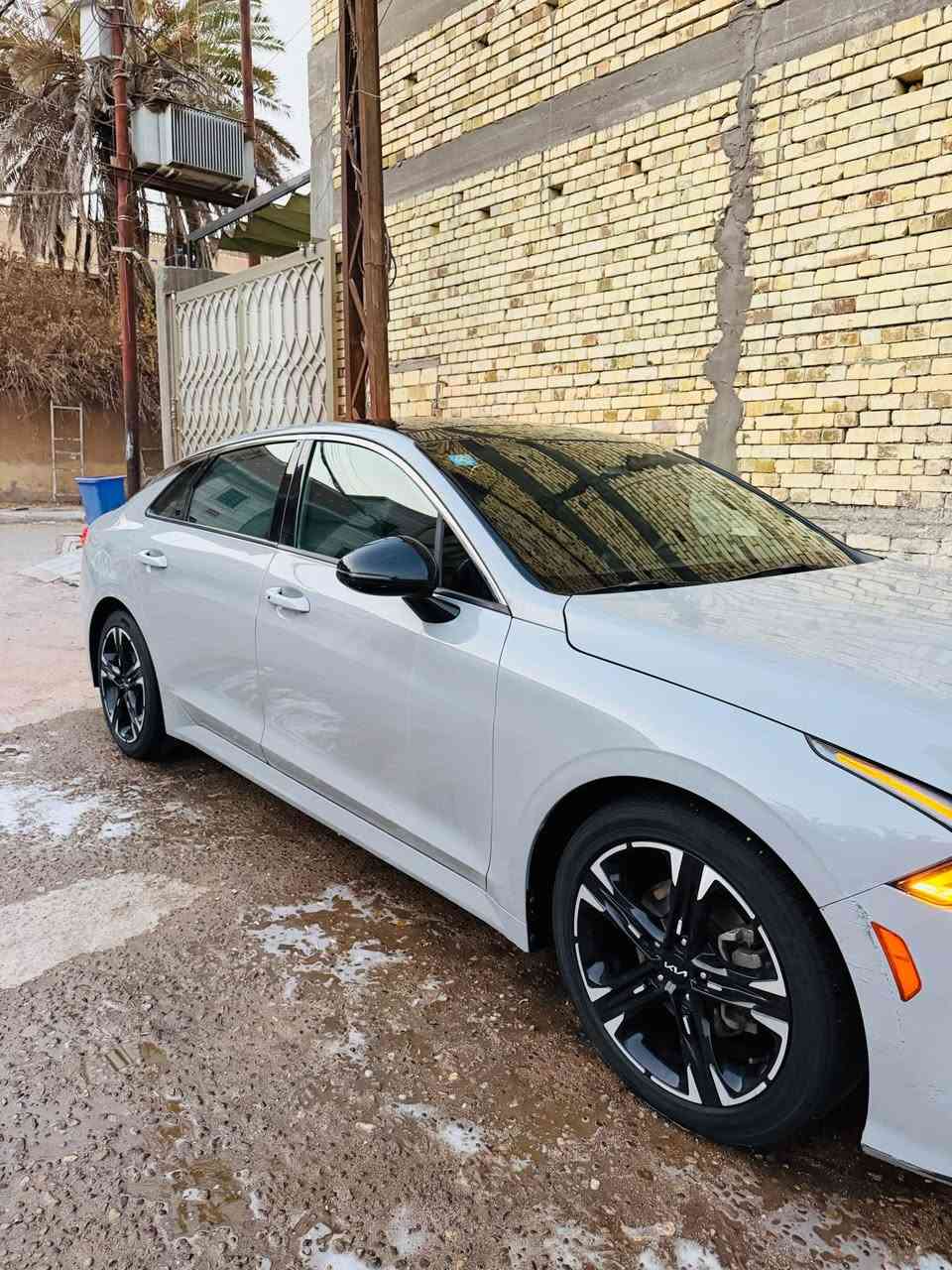 سلام عليكم سياره كي5 مديل 22 جيتي لاين فول موصفات 3 ردارت بيه تواقف ذاتي داخل احمر بانوراما  وبعد بيه موصفات حدثهة من أمريكا ￼نص البنيد صبغ بدون دواخل واهنه بلعراق نطخت ونصبغ شويه من الباب والجملغ الخلفي ￼ بصرة حرة تحويل رقمه مميز  مكان السياره بصرة الجنينه  السعر 168 واذ اكو مراوس جارجر اوبامه عادي الرقم ***********￼
‏￼ البصرة, العراق
