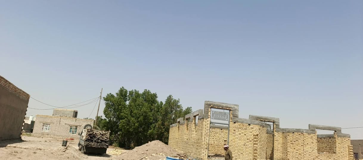 سلام عليكم نجار قالب متفرغ 
نعمل لكافة أنواع نجار والحداده سماوه داخل 
للتواصل ***********

