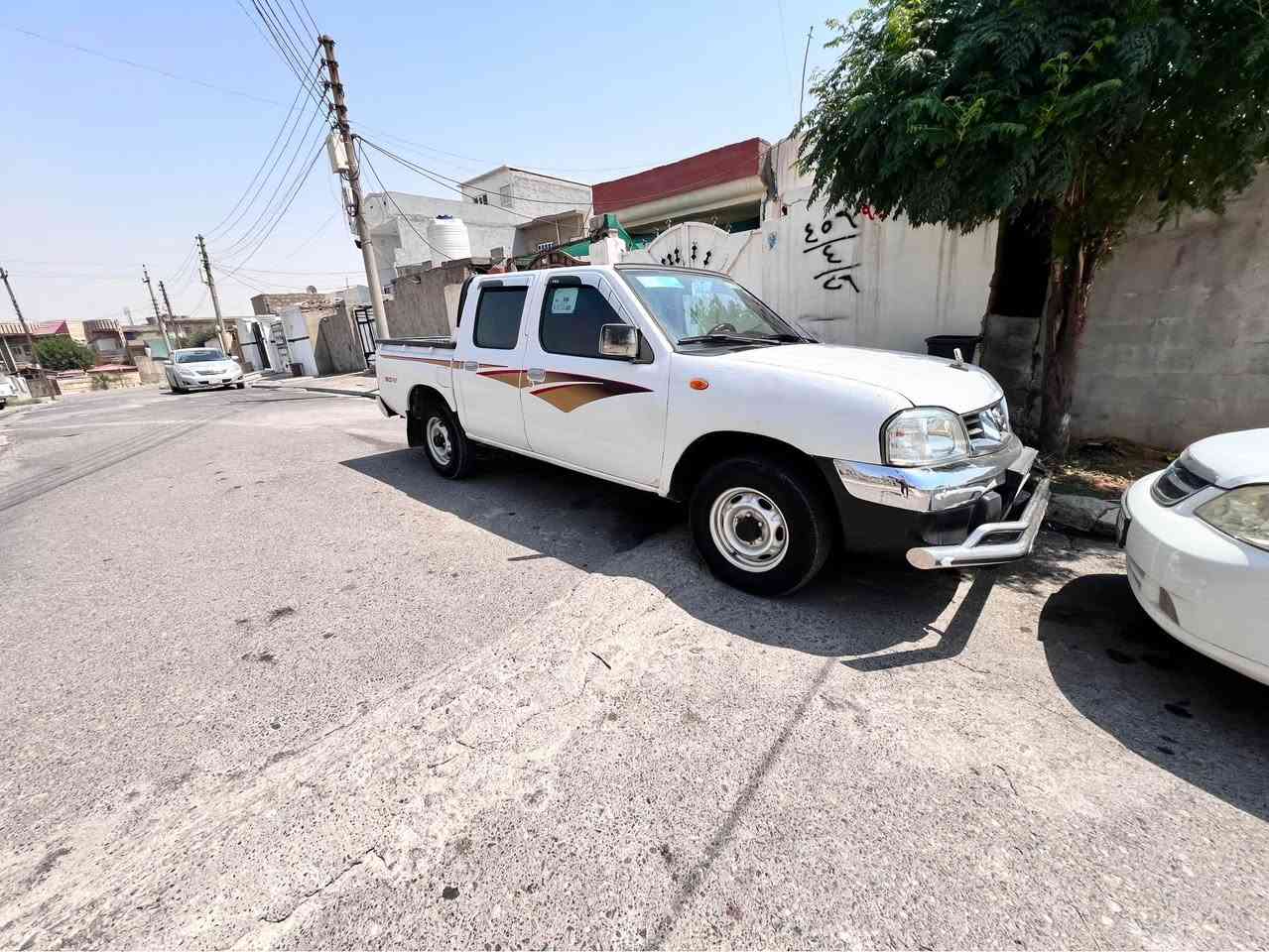 نيسان بيكاب  2007ياباني  شته كي زور جوان و خاوين
سبوغ سي بو جوار بارجه ي سبوغه
سبوغي فريداوه سبوغ كرايته وه
سقفي سبوغب هه ستاوه
سياره كه جه مبه كي بحوكي بيشي هه يه
به لام زور جوان و خاوين مايته وه
280هه زار رويشتوه مه كينه و كيرو ته بريد
كاره باي مسروف هه موشتيك به شه رته
سعري 87مجاليكي كه م برايانه 
توخوا مشته ري ني مانديم مه كه 
ز. م ***********وتس ئاب الحمدانية, نينوى
