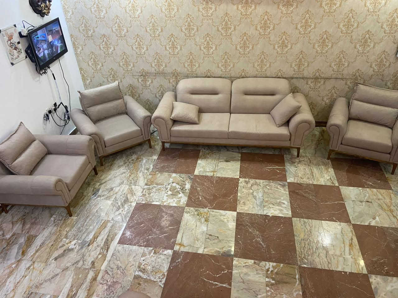 تخم تركي اخو الجديد مليون  وبي مجال  مع هديه طبله وسطيه
العنوان تعال  خاص
