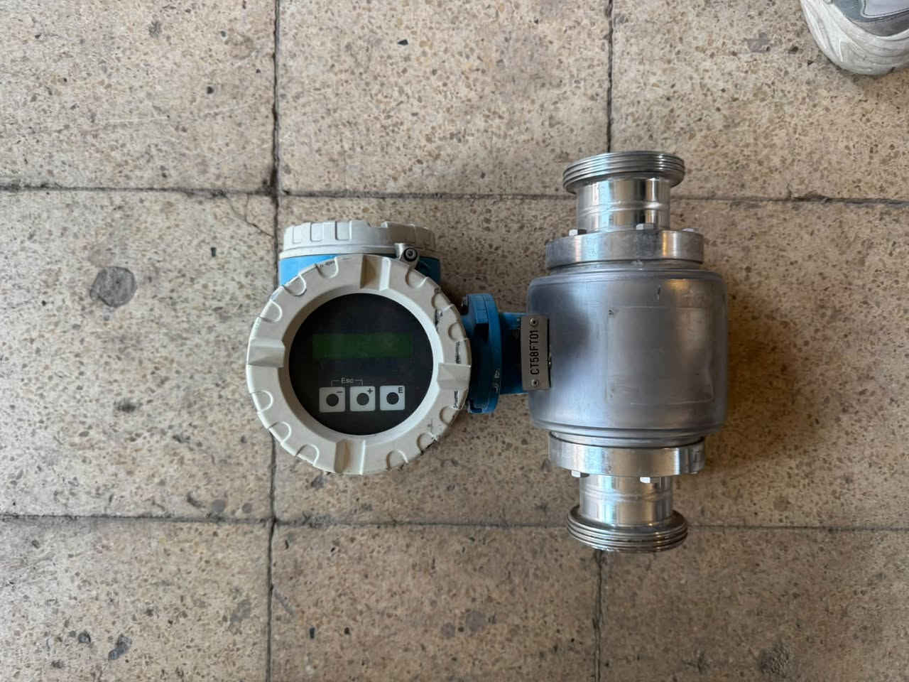 للبيع: فلوميتر (مقياس تدفق) ألماني أصلي من شركة Endress+Hauser
 الموديل: Promag H (Promag 50) صحي واستنلس ستيل. 316
 الحجم: 2 إنج (DN 50).
 المواصفات: مخصص للخطوط الصحية (الدوائية، الألبان، العصير، والمي النقية) مع شهادات تعقيم أصلية وشاشة ديجيتال.
***********
