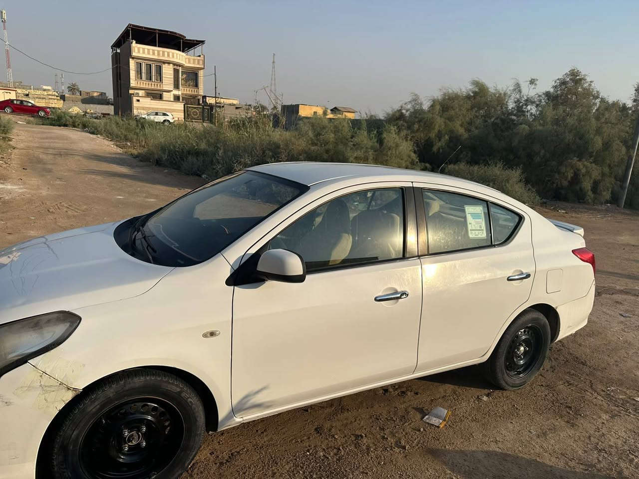 نيسان سني 2022 
سياره بيها طخه خلفيه بسيطه والباقي كفاله موجود بيها سونار 
السعر 100$
مكان السياره البصره شط العرب
*********** تواصل واتساب
