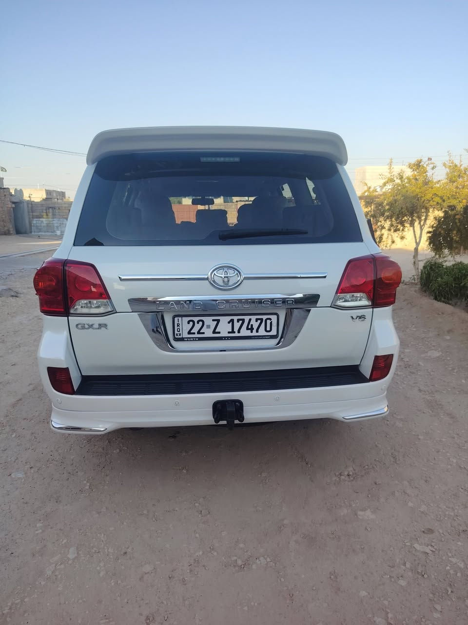 لاندكروز للبيع موديل ٢٠١٤ بريمي فول مواصفات محرك سته سلندر رقم اربيل مجددة باسمي سيارة مكفولة ما عدا تعديل جو قبخ البنزين وصبغ قليل بالدعامية الخلفي السعر ٣٧٥ ورقة بها مجال قليل الاتصال على الأرقام التالية  ***********.  ***********
