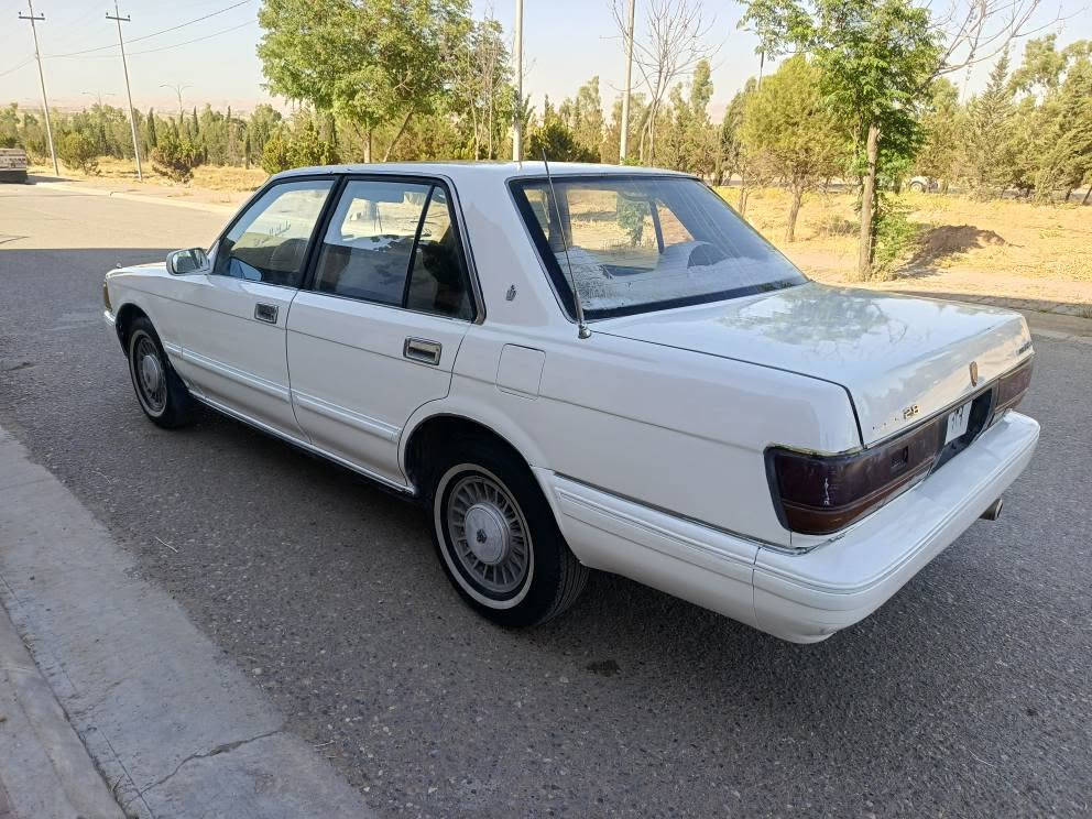 سوپر سیدان مۆدێل 1990
گێڕعادی 
گێڕومەکینە بێ عەیب بەشەرت 
کارەبایاتو لایتو جام کارەبایی کامل ئیشەکات 
تەبریت ئیشەکات بەس پانکەکە ی زەعیفە زۆرساردە
لێدراوی پێوەنیە زۆر جوانە
ئاڕم کۆنی سلێمانی سەنەوی ئەصڵی لەگەڵە 
چوارتایەی خەت سپی لۆکی لەژێرە 
لەسەرساغی بۆجوانی بۆیاغ کراوە 
سعری 20 گەڵا
شوێن چەمچەماڵ
***********  واتساپیشی لەسەرە
*********** شمشمل, السليمانية
