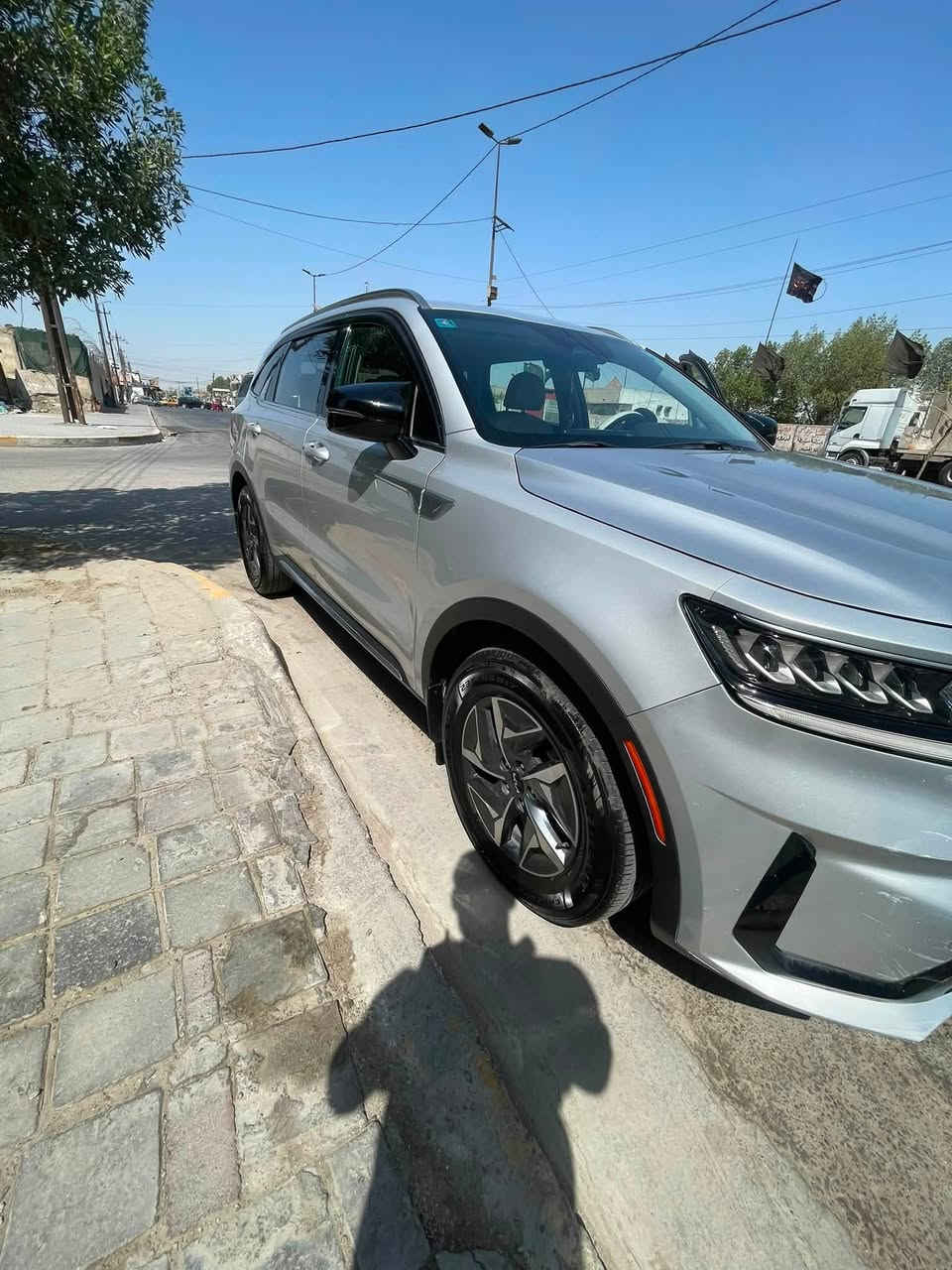 KIA SORENTO HYBRID 2033
 

كيا سورنتو  هايبرد 2025
المسافة المقطوعه 90k
اللون  سلفر  
محرك. 1600 تيربو هايبرد 
الموديل 2022

                  ======= الاضافات👇👇 ======
   
شاشة كبيره نفكيشن 
 مانع تصادم
مانع انزلاق 
تحديد مسرب .
نقطة عمياء .
تصحيح مسار 
بصمه تشغيل 
بصمه ابواب 
كاميرا خلفيه 
طارة مدفية  
كراسي كهرباء 
كراسي جلد vip منفصل 
كراسي 7 راكب 
مثبت سرعة
تحكم ستيرن
شاحن وايرلس
هاند بريك كهربائي
حساسات خلفيه + اماميه 
حساسات مانع تجاوز 
ويل قياس  19
دفع رباعي 
باب خلفي كهرباء 
اضويه امامي زنون LED
اضويه خلفيه LED
كشافات LED
دفع رباعي 4X4
نظام GPS+خرائط 
كندشن مركزي امامي او خلفي 
وبلوتوث 
مدخل USB+ AUX

🚗🚗حادث السياره كما موضح في السونار  🚗🚗
فقط بنيد وراجع نفسة بارد الباقي مكفول كفالة عامة 
عنوان السيارة بغداد الشعب او بغداد جديدة 
التواصل / 📞*********** ‬
