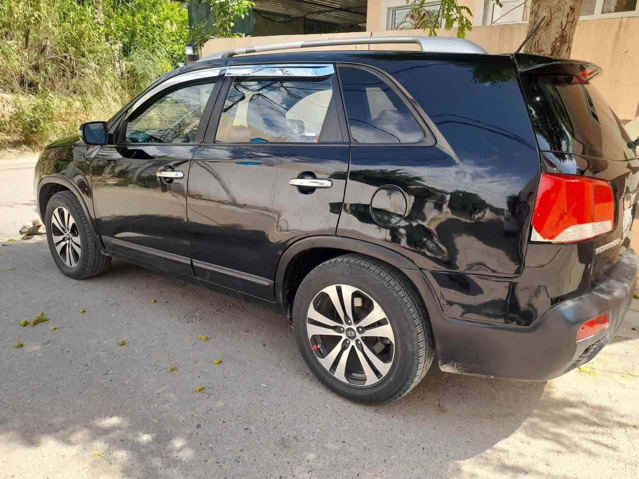 سورنتو موديل ٢٠١٢رقم ديالى سنويه ل٢٠٣١ هزه جديده بيه قطع صبغ وقطع تبديل أبيع عام ٦سلند دوش ٥راكب مكفوله من لغد شاصي ومن الجفيه حادث جامرلوغ خلفي محرك كير صدر كله مكفول السعر ٩٨ بيه مجال للاتصال ***********مكاني بعقوبه مراوس بأقل شويه هم يرهم
