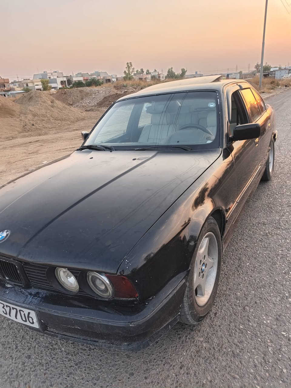 بي ام دبليو ٥٢٥ • ١٩٩٠ • اربيل