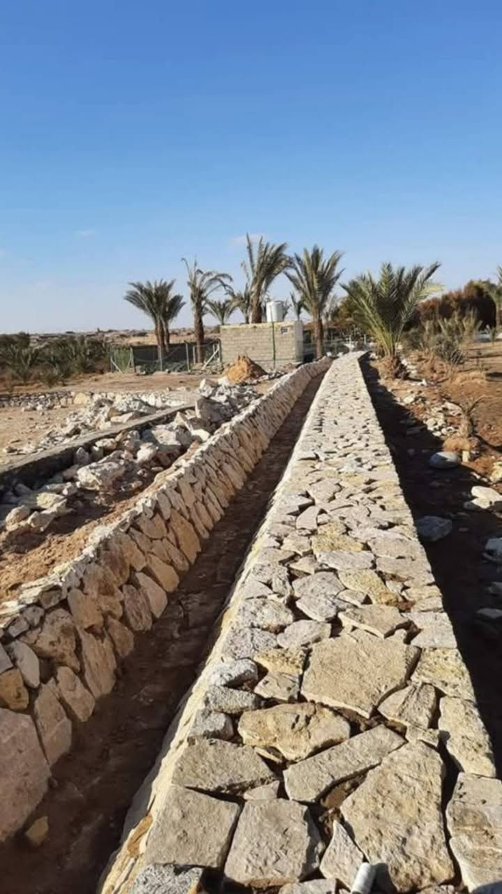 *********** السلام عليكم شغل كريستو عمل شغل درجه اولى والاتصال على رقم الهاتف***********
