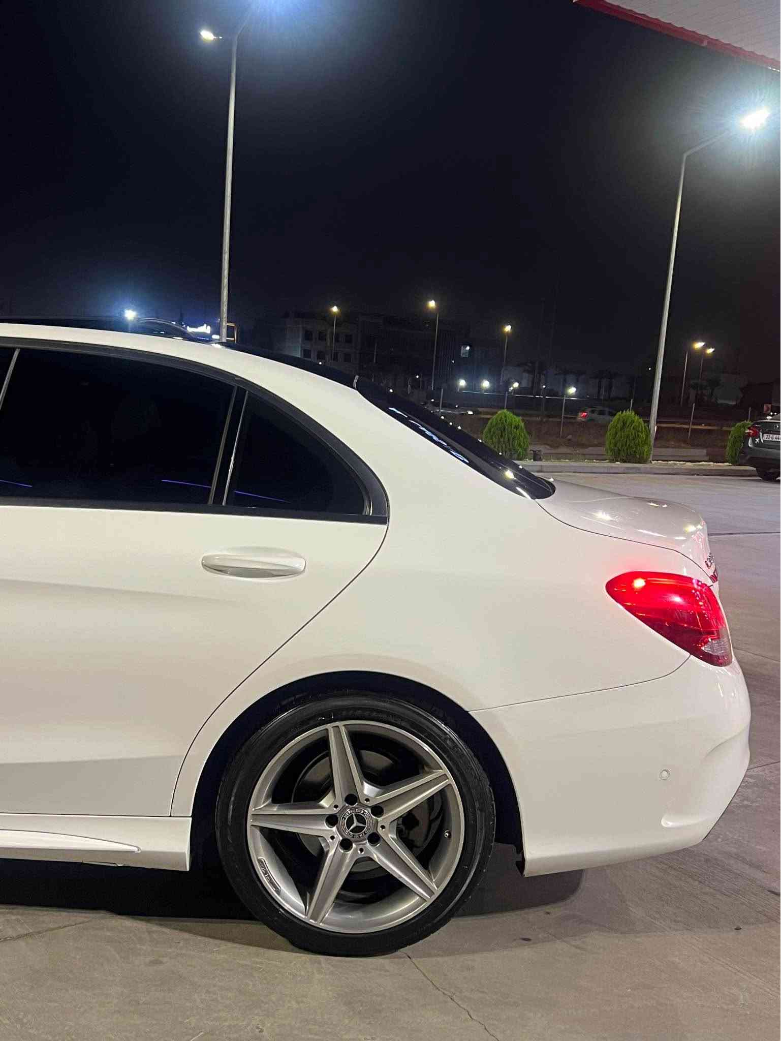 ماسلس ٢٠١٧
سيارةكة AMG
سيارةكة فولة بةس دةبل ماوس نية 
سيارةكة يةك جي كارتي هةية 
كلين داخيل بوة 
بي ژؤري بي ارباك 
گير مةكينة هةموي بةشةرت 
سياركة زؤر جوانة 
*********** أربيل, العراق
