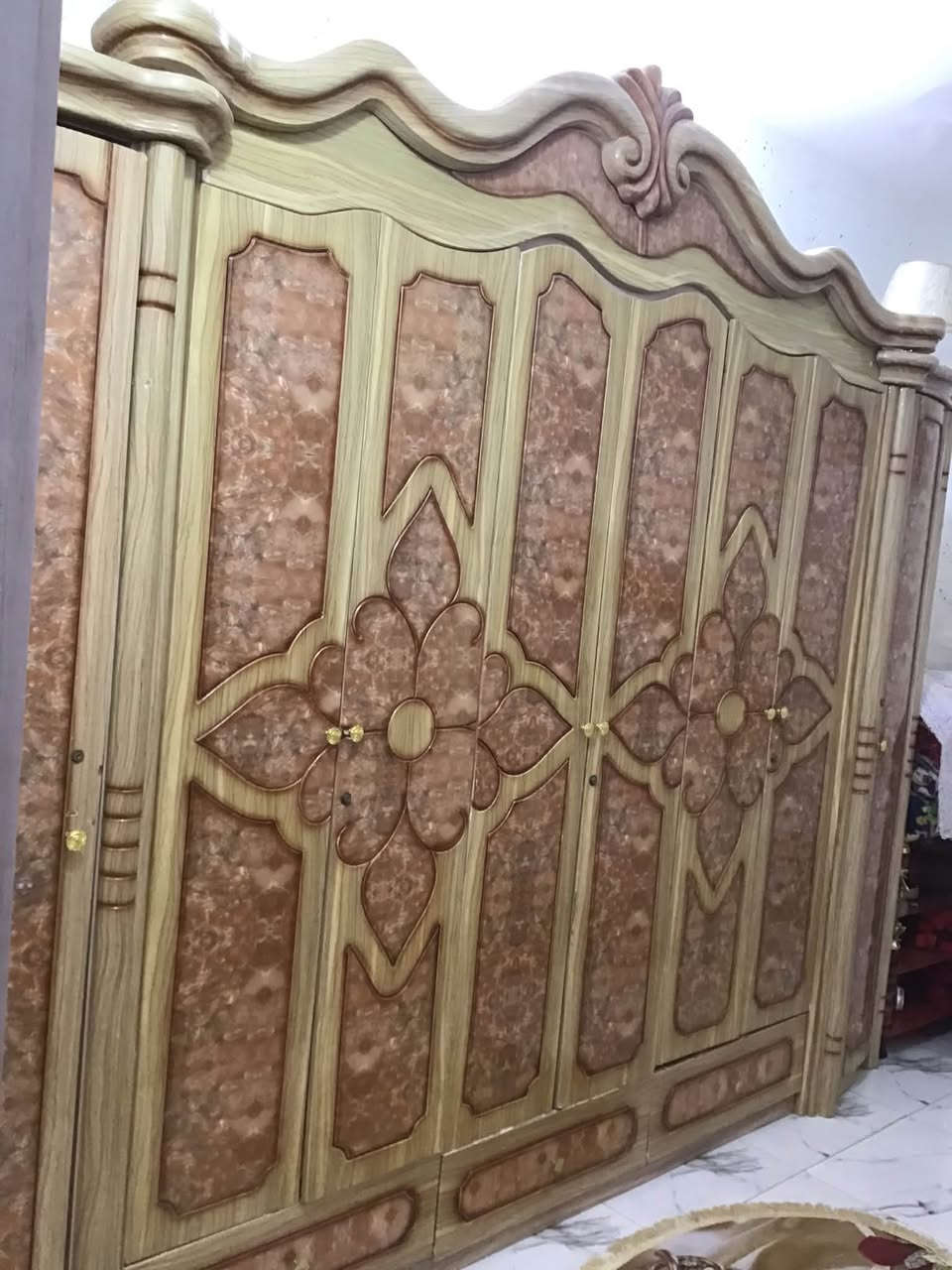 سلام عليكم كنتور لبيع مستعجله عله بيعته سعر ١٠٠ يرادله شد عدل عنوان كربلاء رقم هاتف  ***********
