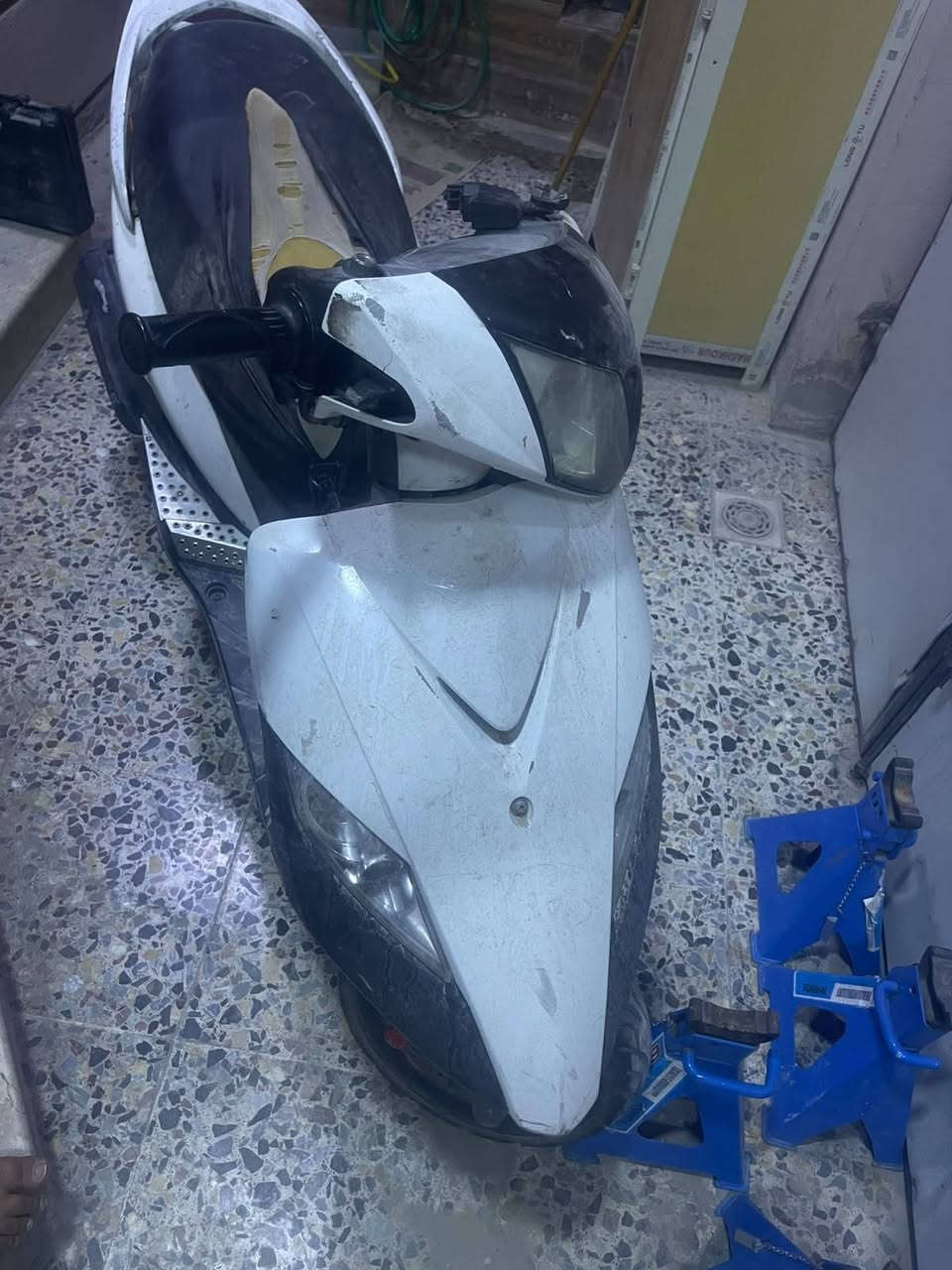 سلام عليكم دراجه تعلب نضيفه بشكل الدراجه نازله من الرمبه قبل 3 اشهور وصارت عندي شغله وريد ابيعها للتواصل واتساب *********** للاستفسار

