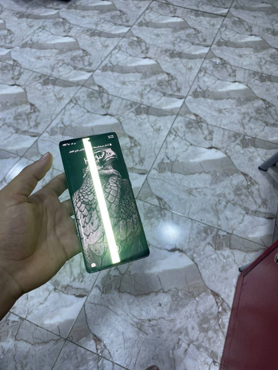 هونر x9a.    ذاكره 256 باكيت غراضه كامله حته لكفرات 
كلشي شغال فقط هذا الخط بالشاشه ويلمس مكان هذا الخط
بصمه وجهه وبصمه اصبع داخليه
السعررر 155وبــي مجال بسيط جداا حك الجيه ***********واتساب فقط  ... مكاني فلوجه
