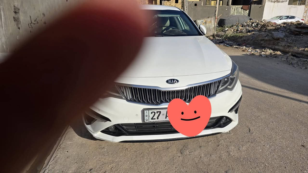اللهم صلي ع الحبيب محمد
 سلام عليكم
كيا اوبتما 20 20 خليجي 
ارغب واقوى موديل بالاوبتما
محرك دوش 2400 DOHC دبل صالنصه كير ومكينه 
مكفولات من الفتح ومن كل عيب 
كفاله عامه السياره كما موضح بلسونار ابيع شرط سونار  
 السياره ماشيه100 وشويه
كيلومتر
السياره داخل بيجي واسود  
تبريد مركزي قطعتين امامي خلفي  
تحكمات ستيرن جهتين 
كير اوتوماتيك وعادي 
وشفتات تحكم بالكير على الستيرن 
شاشه بلاديه و وكامره خلفيه HD
كشنات تغليف جلد اصلي 
انضمه قياده ايكو وسبورت وكومفورت 
كروس تحديد سرعه
مرايات شفط واشاير بالمري 
مرايه وسطيه فلتر عاكس للضوء 
حساسات امامي خلفي 
لد امامي نهاري وبيه منضومه زنون 
لايت امامي عدسات متحركه كشافات اماميه 
دفيوزر خلفي بلادي 
5ويل كب حجم 17 وبريك 4دسكات 
تايرات جديده شرررررط  حدادياتها ممتازه 100%100
تبريد ثلج قطعتين
سبيرها والعده البلاديه مال الشركه وياها 
رقم ذي قار وسياره موقع سماوه بسمي شرط سنويه بسمي
السعر 187وبيها مجال حك الجيه 
 الرقم ***********
