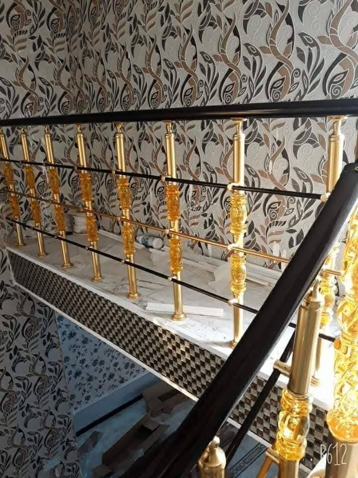 عمل جميع المحجرات اللمنيوم والكرستال
بأسعار مناسبه في الحمزه شرقي 
ويوجد لدينه عروض خاصه لا 
هالي الحمزه ناسنه الطيبين 
يوجد نضام لقصاد ماعليك 
غير تتواصل ويانه على رقام 
ضاهره مامك بدارت الأخوين 
ابو يزن ***********
ابو حسن ***********
@إشارة للجميع 
أبو يزن الجبوري

نص مكتوب في الصور:
- B612