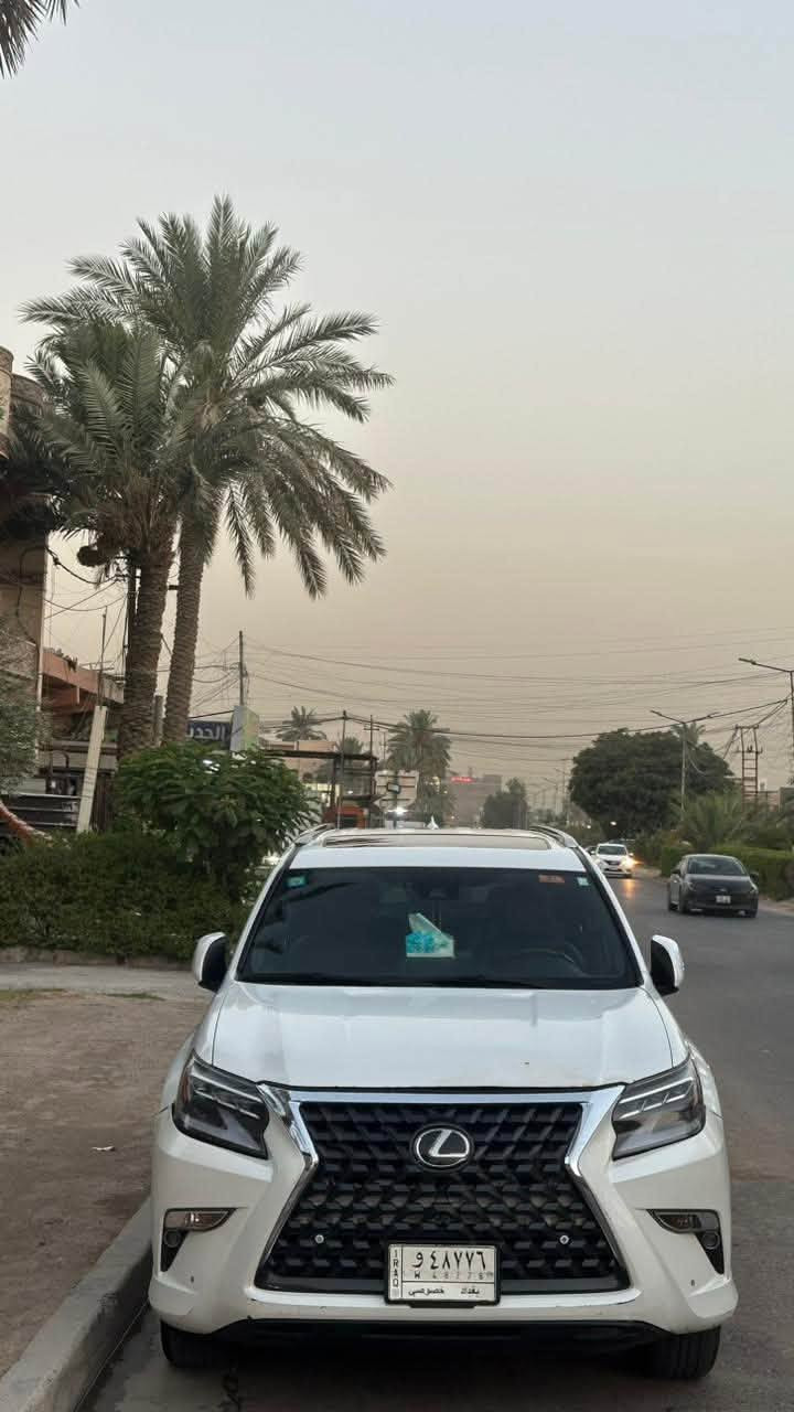 السلام عليكم الاستفسار :***********
للبيع لكزز برادو GX460 
وارد امريكي  موديل 2023
فول مواصفات بريميوم
1- رادار امامي 
2- حساسات خلفي امامي 
3- كشنات الاماميه تدفئه تبريد 
4- شاشه جبيره كار بلي واندر ويد 
5- داخل اسود صاج 
6- تبريد 3 قطع 
7 - 10 أيرباك 
8- مري شفط قلاب
9- استيرن كهربائي تدفئه
10- كشن سياره متحرك عنده تشغيل معه استيرن 
11- فورويل 
12- مانع نزلاق 
13 - سمعاتها مشاء الله 
14-تحكم استيرن 
15- مثبت سرعه 
16 اضائه ترحيب كل سياره 
17- كشنات خلفيه 7 راكب كهربايات 
18- بجم زنون 
19- مكينه 8 سلندر 4600 ماشيه/ الف كم /
20-تايرات جديده 
21 -فتحه سقف سياره 
بعد بيه هوايه مواصفات 
سيارة ماشيه :113الف 
ضرر سياره : الدعاميه الاماميه والبنيد صبغ 
والدعاميه الخلفيه نصها صبغ 
سياره جاهزه مال جناي رقم سياره بغداد تحويل ثاني يوم
