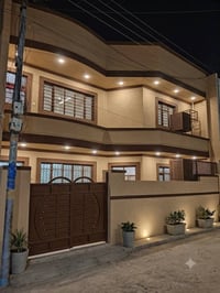 ﷽ السلام عليكم بيت للبيع  المساحه ١٠٠ متر ١٠×١٠ البيت مدخلين     الواج...