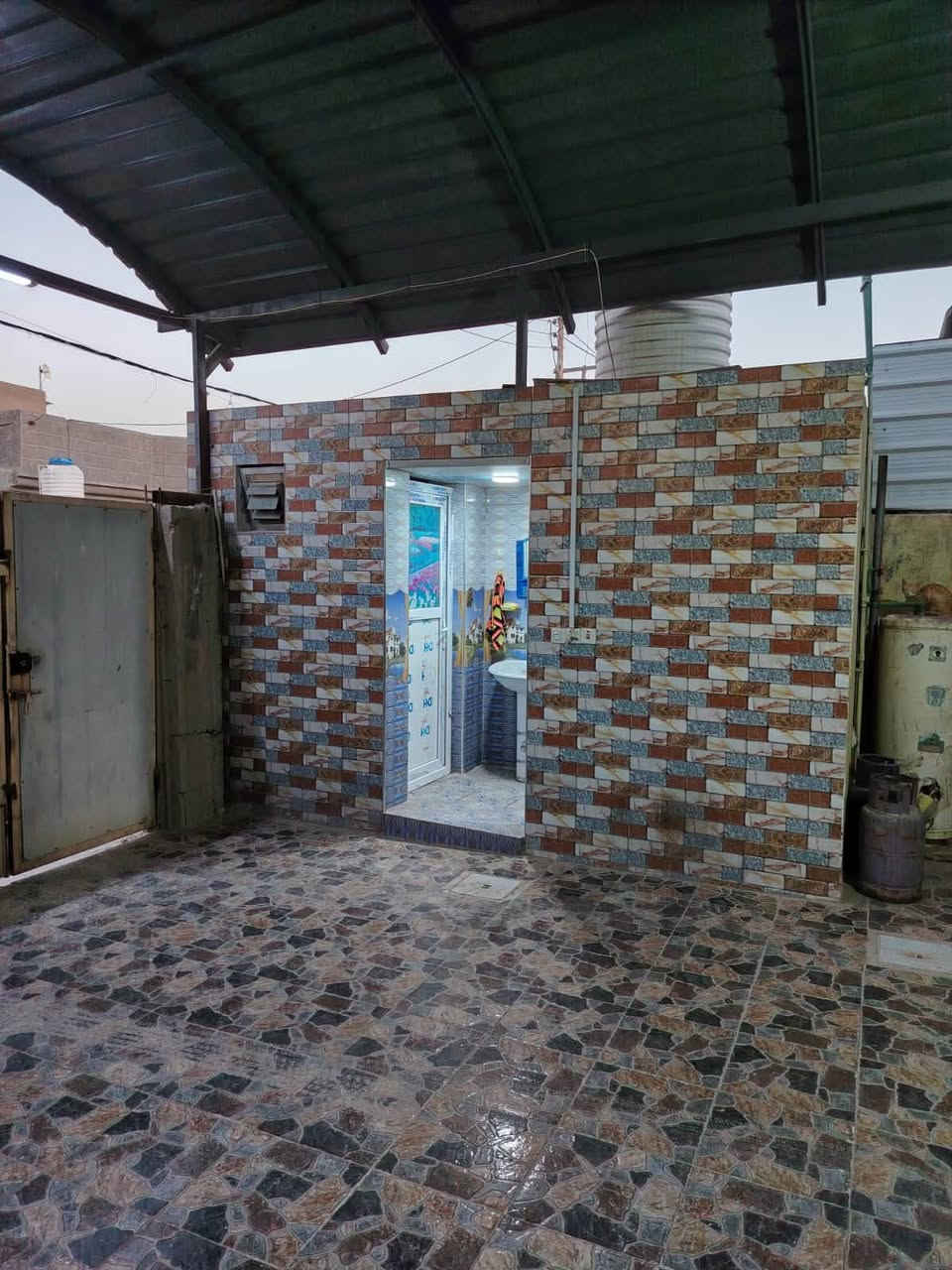 🏠 بيت للبيع – بابل / ناحية الإبراهيمية (الدبلة)

📍 الموقع: فرع البدالة
📐 المساحة: 276 م²
📜 السند: سند 25
📌 الموقع: ركن على شارع عريض

المواصفات:

* غرفتين نوم
* استقبال
* مطبخ حار وبارد
* مجمع صحيات داخلية وخارجية
* بناء طابوق كونكريت
* 4 سبالت
* 2 سخانات
* السبالت والسخانات مع البيت

✨ موقع مميز ومناسب للسكن والسعر مناسب مقارنة بالمكان والعقار نفسه

📞 للاستفسار والتفاصيل: ***********
🏢 مكتب سيد حسن عرفان للعقارات
