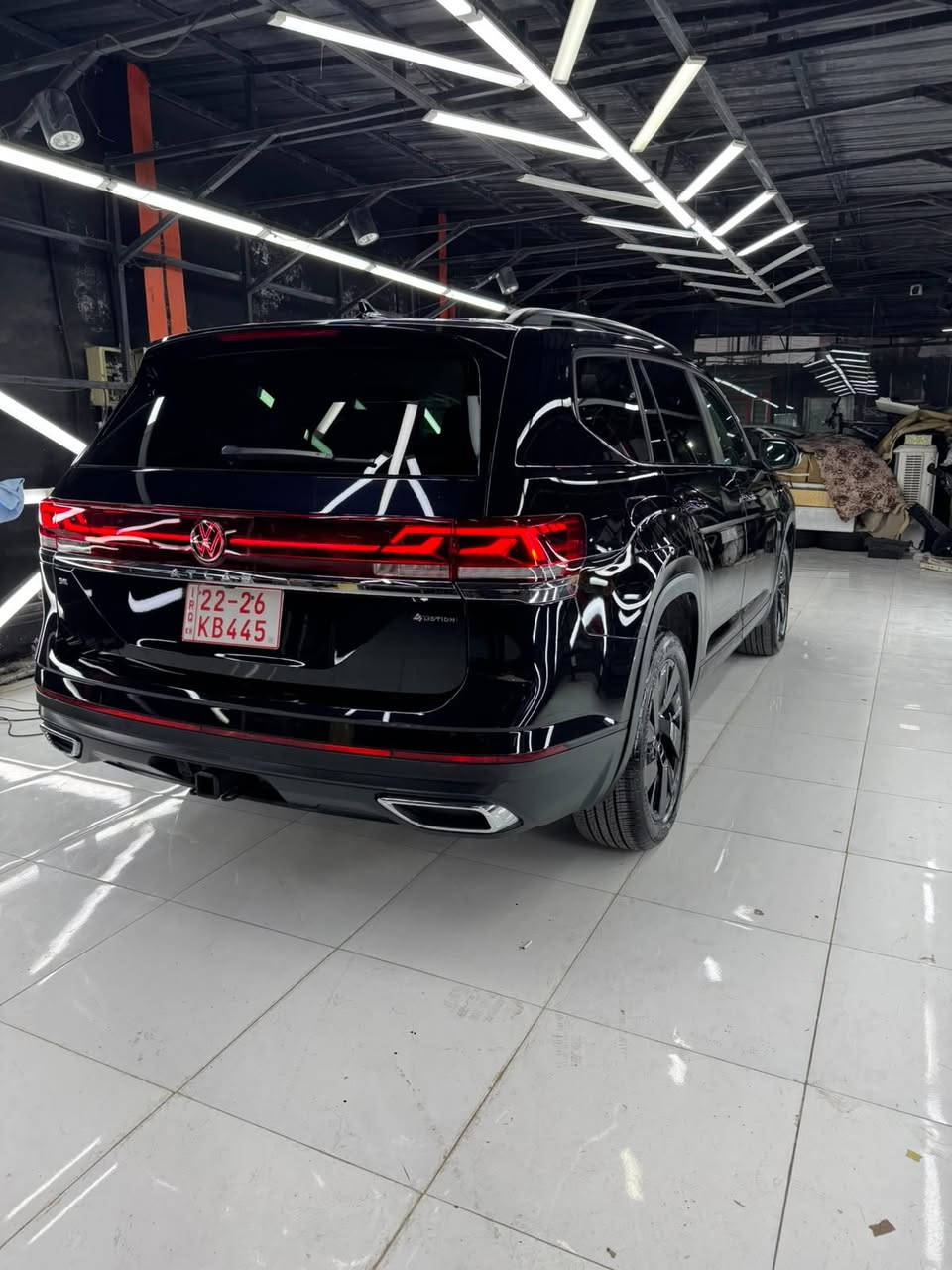 VW Atlas 2025 SE+ 
سياره بيها قطعتين ونص صبغ 
7راكب 
الشكل الجديد
بجم R-line premium
11  الف مايل 
فتل رادارات + حساسات
ويل 20
رقم الشاصي موجود بالصور 
يصمة 4 أبواب
بصمة تشغيل 
محرك 2.0 تيربو 
كافة تحكمات السيارة لمس تشغيل عن بعد
شفتات ستيرن 
‏‎صندوق شفط كهربائي
وضعيات قيادة 5 ايكو وسبورت 
انارة داخلية .. ليدات .. تحت الرجل 
لايت لد متحرك عدسات تتحرك مع ستيرن .. بك لايت لد 
‏‎رادار أمامي (تحديد مسار)
‏‎رادار جانبي (نقاط عمياء)
‏‎رادار خلفي (تحذير من الاصطدام)
‏‎تبريد مركزي لمس
‏‎كشنات جلد / كشن تدفئة / تبريد 
‏‎كشن كهرباء
‏‎دشبول ديجيتال
‏‎هاند بريك بصمة
كير بصمة 
‏Android Auto 
‏Apple Car Play 
‏‎مانع انزلاق+ABS
‏‎شاشة كبيرة لمس
‏‎حساسات خلفية .. امامية . جانبية 
‏‎تحكمات استيرن .. ستيرن تدفئة 
‏‎اوتو ستارت Auto start 
‏‎اوتو ستوب Auto Stop 
‏‎منافذ type C 
رقم كاتي وتترقم شمالي 
مكان السياره دهوك
سعر جدا مناسب
للاستفسار 
***********
*********** دهوك, العراق
