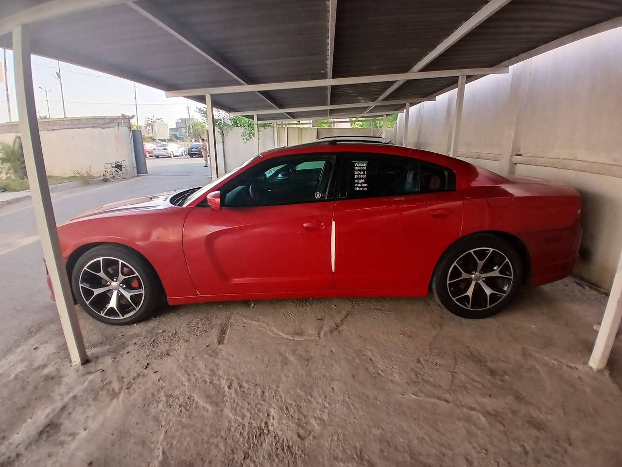 دوج جارجر 2011
السلام عليكم 

دوج جارجر 2011 حمراء 

وارد امريكي

السياره فوول sxt

  مكينه 3600 

سياره حادثهه خلفي ايرباكات سليمه بيهه صبغ جاملغات خلفيه وباب كلير

السياره جاهزه بدون نواقص مكينه كير اكسل تبريد كهربائيات حداديه تخم تاير كلشي عله وضع الشركه 

تحتاج إعادة صبغ القطع المتضرره فقط

سعره 125 وبيها مجال بسبط  رقم بغداد بااسمي والسياره مال جني صارلها بالخمس سنوات عندي  ... وهذا رقمي *********** واي استفسار حاضر ... مكان االسياره بغداد /قضاء المحموديه ... ناهض ابو ذنون
