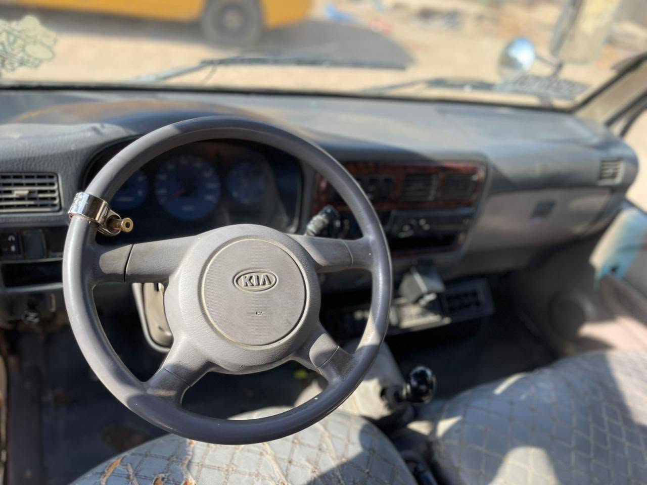 سلام عليكم كيه للبيع ام عيون موديل 2001 مكينه 3000 للعنوان مدينة الصدر ***********
