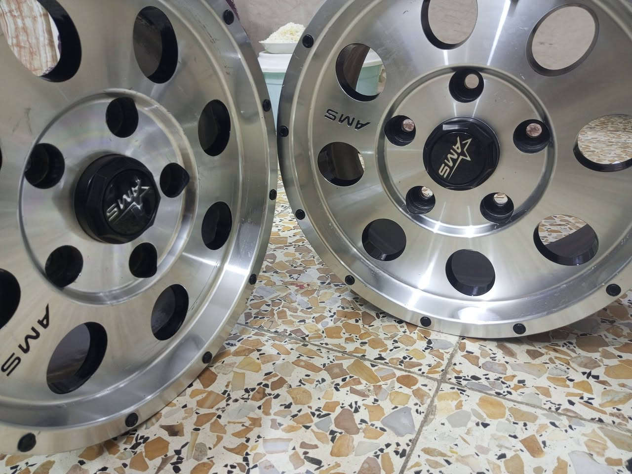سلام عليكم للبيع ويل كاب كروم مال مسكر مكان بابل ***********
