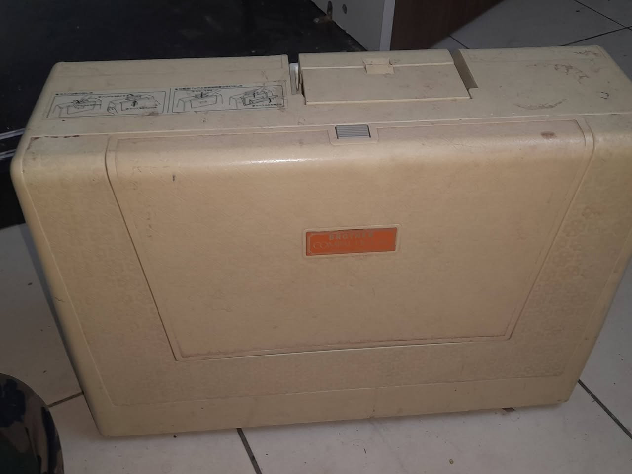 🧵 ماكينة خياطة Brother إلكترونية للبيع – 130 ألف
ماكينة خياطة Brother Super Star Electronic بحالة جيدة، مناسبة للخياطة المنزلية والاستخدام الشخصي.
ماركة Brother
موديل Super Star Electronic
إلكترونية
حالتها مبينة بالصور
⚠️ ما بيها دعّاسة/بدّالة تشغيل
💰 السعر: 130,000 دينار عراقي 🤝 قابل للتفاوض للجادين
📞 ***********
