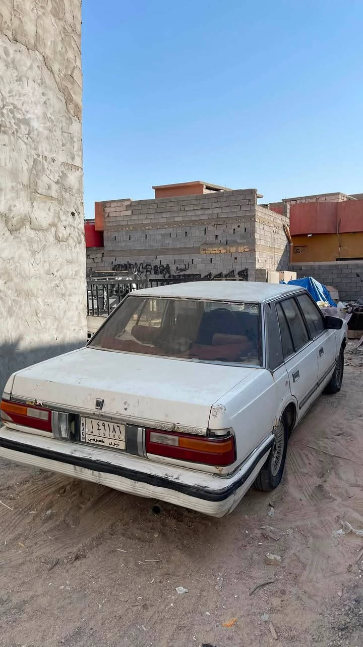 السلام عليكم للبيع سوبر كراون موديل 1986 رقم نينوى سنويه ل27 مشروع وطني السياره راعيها ما اندله ابيعها هيج اصوليه السياره 100% مكينه وكير بلادي تشتغل وتمشي مكينه بيها دخان كير اوتو وهاي صورها كدامكم السعر 15 ورقه وبيها مجال كلش قليل هذا رقمي *********** مكاني بصره
