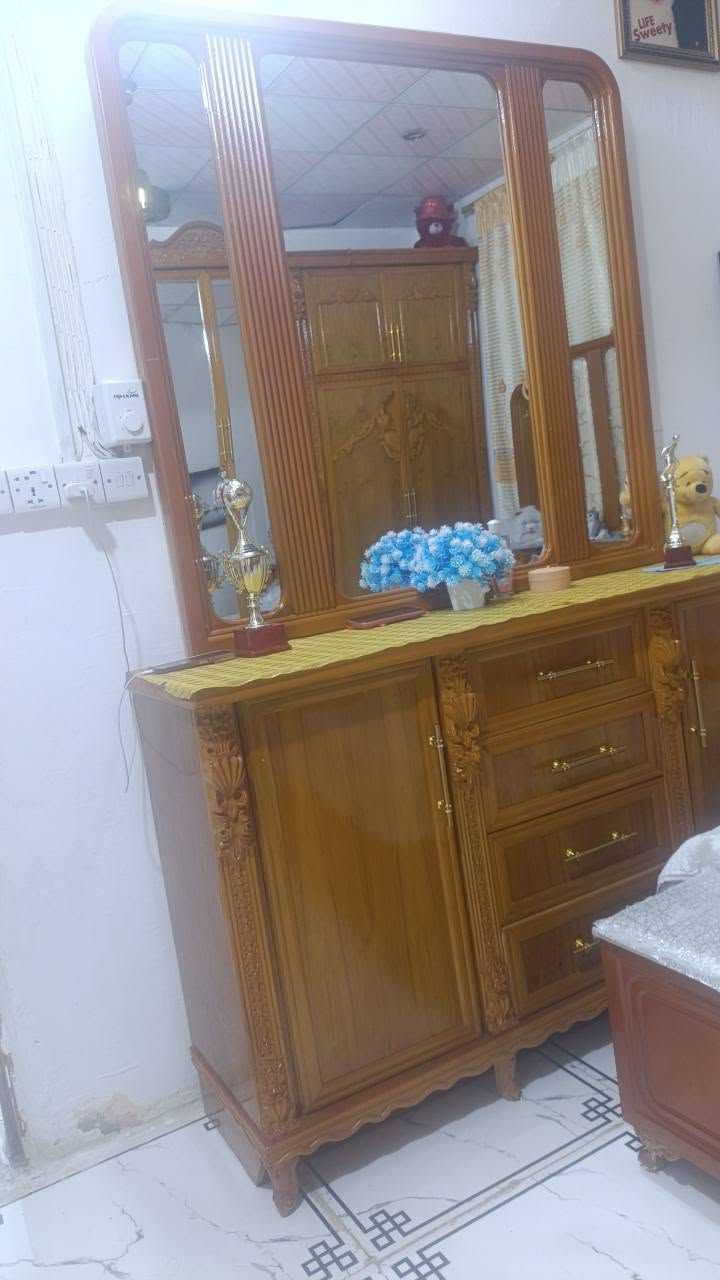 السلام عليكم غرفه صاج جديد شرط زلق مابيه تجي وتلكه زلق كروتك عليه شرط السعر مليون و٩٠٠ وبيه مجال الطيبين للتصال *********** والله مشتراها مليونين و٣٠٠ الف بس محتاج واريد ابيع البصرة, العراق
