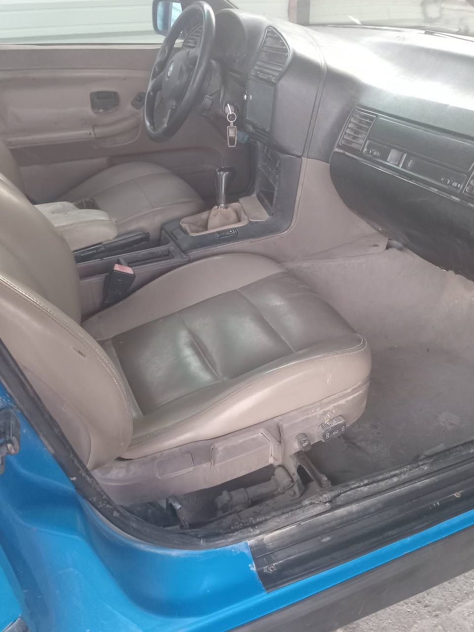للبيع BMW e36 موديل 1993
رقم بغداد انكليزي بأسمي سنوية ل30

 شرط التحويل 

سيارة بلادية كير عادي محرك 4 سلندر 1.8

السعر 28 $

مكان ناصرية 
***********
