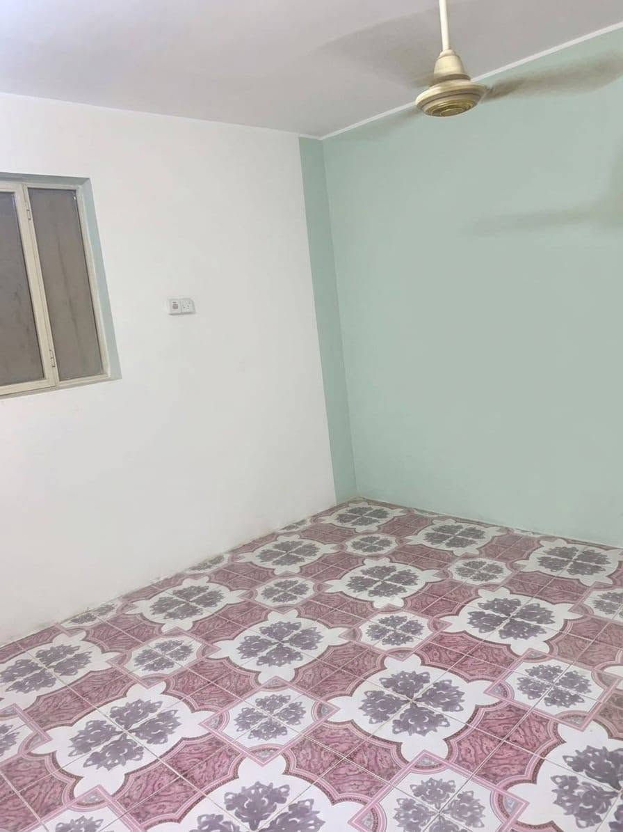 🏠 بيت للبيع - الناصرية / الحي العسكري 🏠
فرع مرطبات لوتس للأخير

بيت طابو صرف، بناء طابوق قوي وجاهز للسكن.

المساحة: 95 متر بالطابو / 120 متر واقع حال مع الفضلة.
التقسيم:
طابق أرضي: استقبال + غرفتين + صحيات داخلية وخارجية
طابق ثاني: غرفتين + صالتين

السعر: خاص للشراي الجاد

للاستفسار الاتصال: ***********
