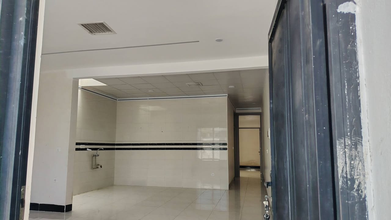 کۆد 40
بۆ فرۆشتن 118   مەتر
  
خانووەکە  پێك هاتووە لە ......

دوو ژوور خەو ـ چێشتخانە و ژووری میوان تێکەڵە  ـ سەر ئاو ـ گەرماو وەک لەوێنەکان دیارە 

شوێن : کرکوک 
بۆ زانیاری زیاتر  ژمارە (3) بنێرن 
وەڵامتان دەدرێتەوە 
***********
***********
ـــــــــــــــــــــــــــــــــــــــــ.
 
🏠 كود 40

للبيع – مساحة118 متر

📍 المواصفات:
غرفتین نوم ـ مطبغ ـ استقبال ـ حمام ـ مرافق غربی و شرقی
موقع ممتاز في منطقة هادئة بشارع عريض وقريب من الشارع الرئيسي
بسعر مناسب 
📍 الموقع: كركوك

📞 للاستفسار: أرسل الرقم [3 ] وسيتم الرد عليك
***********

***********
