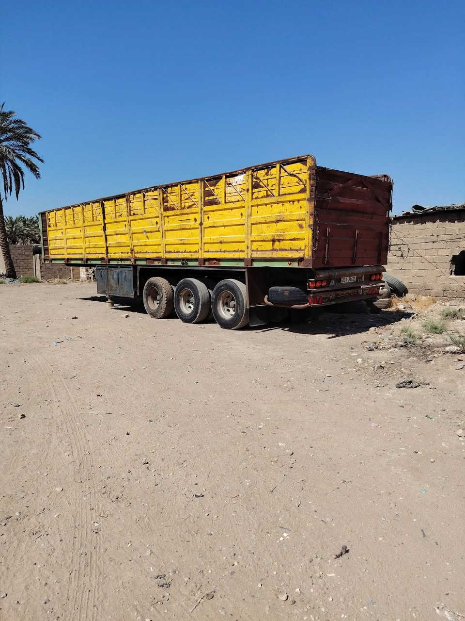 عربانه للبيع حداديه شاصي ١٦ طول  ١٢ ونص مكان بغداد الفظيليه (***********) مكلف بنشر
