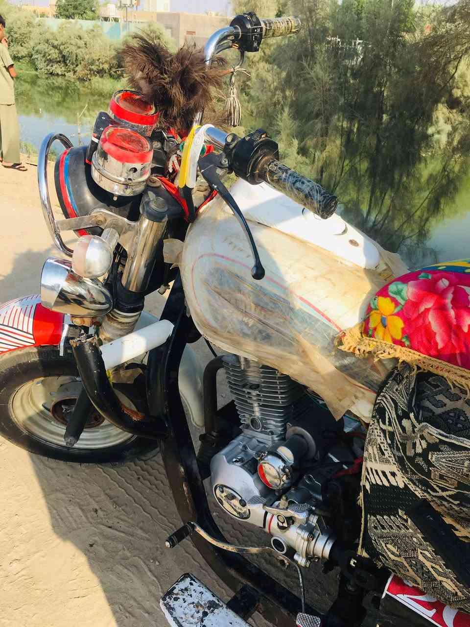 السلام عليكم
ستوته للبيع موديل ١٣ 
ستوته نضافه شوفت العين 
اوراقـها كاملـه 
مكينه (مفتوحه)
سعرها ١٤٠٠ ➡️بيها مجال 
مكان سوق الشيوخ/گرمه
المضخم مو وياها ➡️
رقم ⬅️***********
