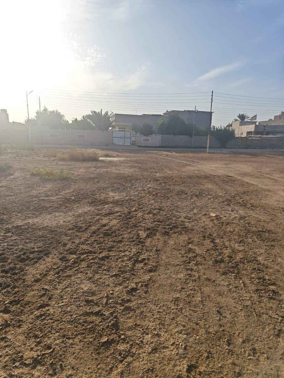 بستان حجي بشار • ٢٠٠م • كهرباء وماء